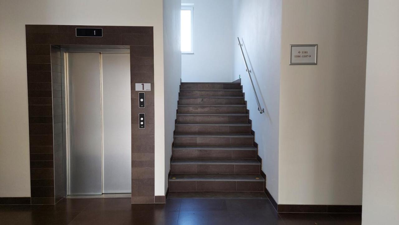 Apartment Moser 1303 كارلوفي فاري المظهر الخارجي الصورة