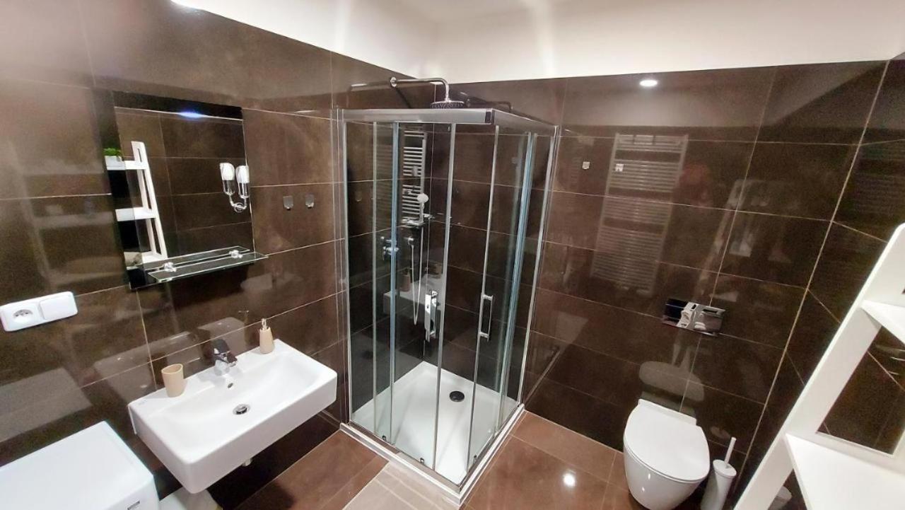 Apartment Moser 1303 كارلوفي فاري المظهر الخارجي الصورة